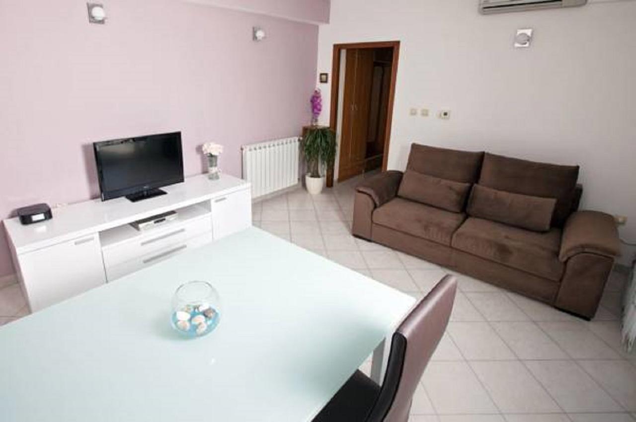Apartment Green Oasis สปลิท ภายนอก รูปภาพ